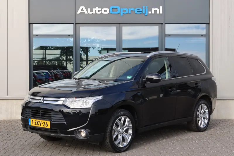 Mitsubishi Outlander (2015)