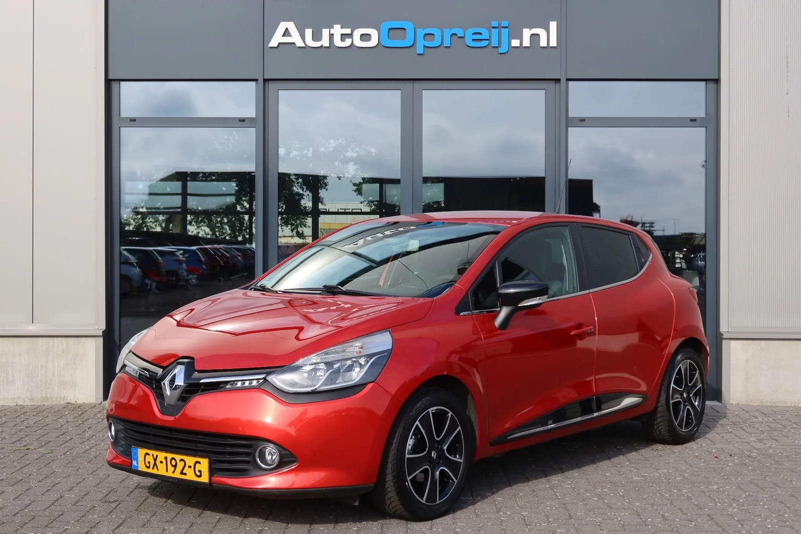Renault Clio (2015) — foto 1