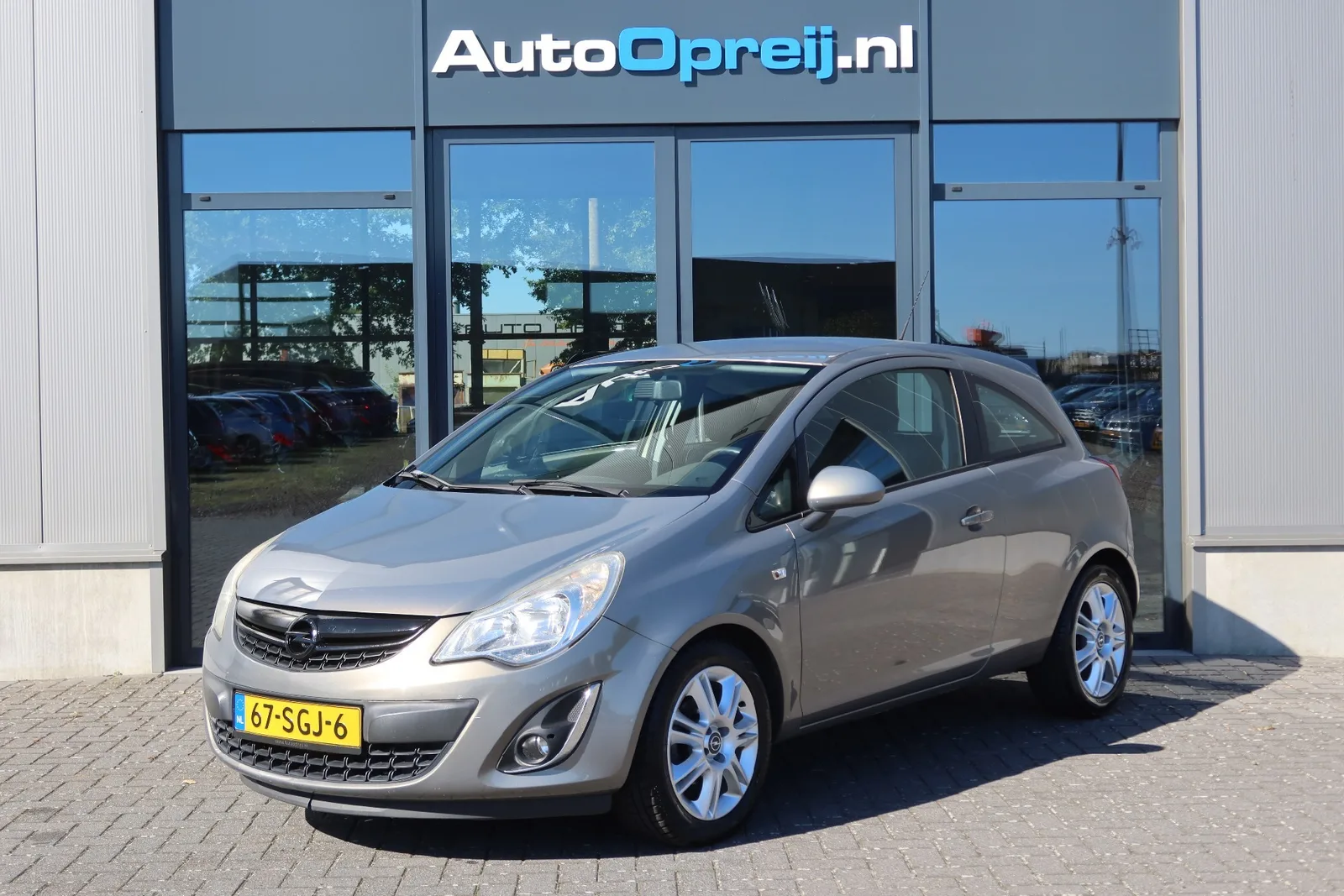 Opel Corsa (2011) — foto 1