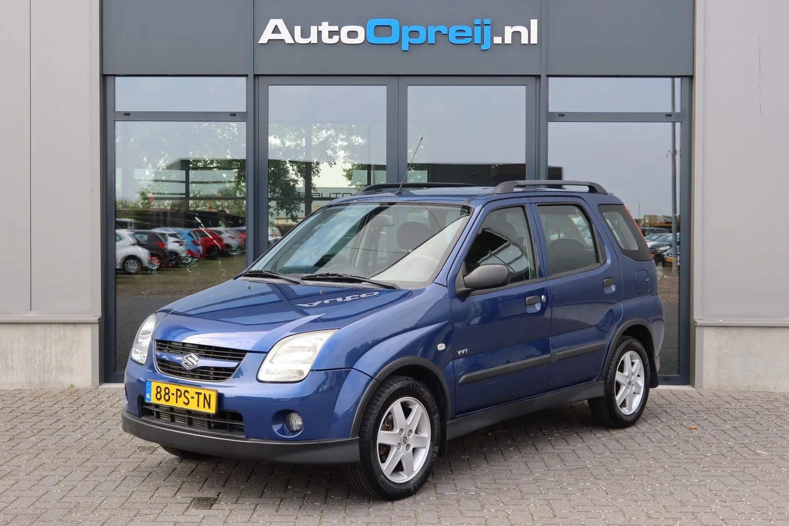 Suzuki Ignis (2004) — foto 1