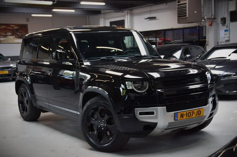 Land Rover Defender (2021)