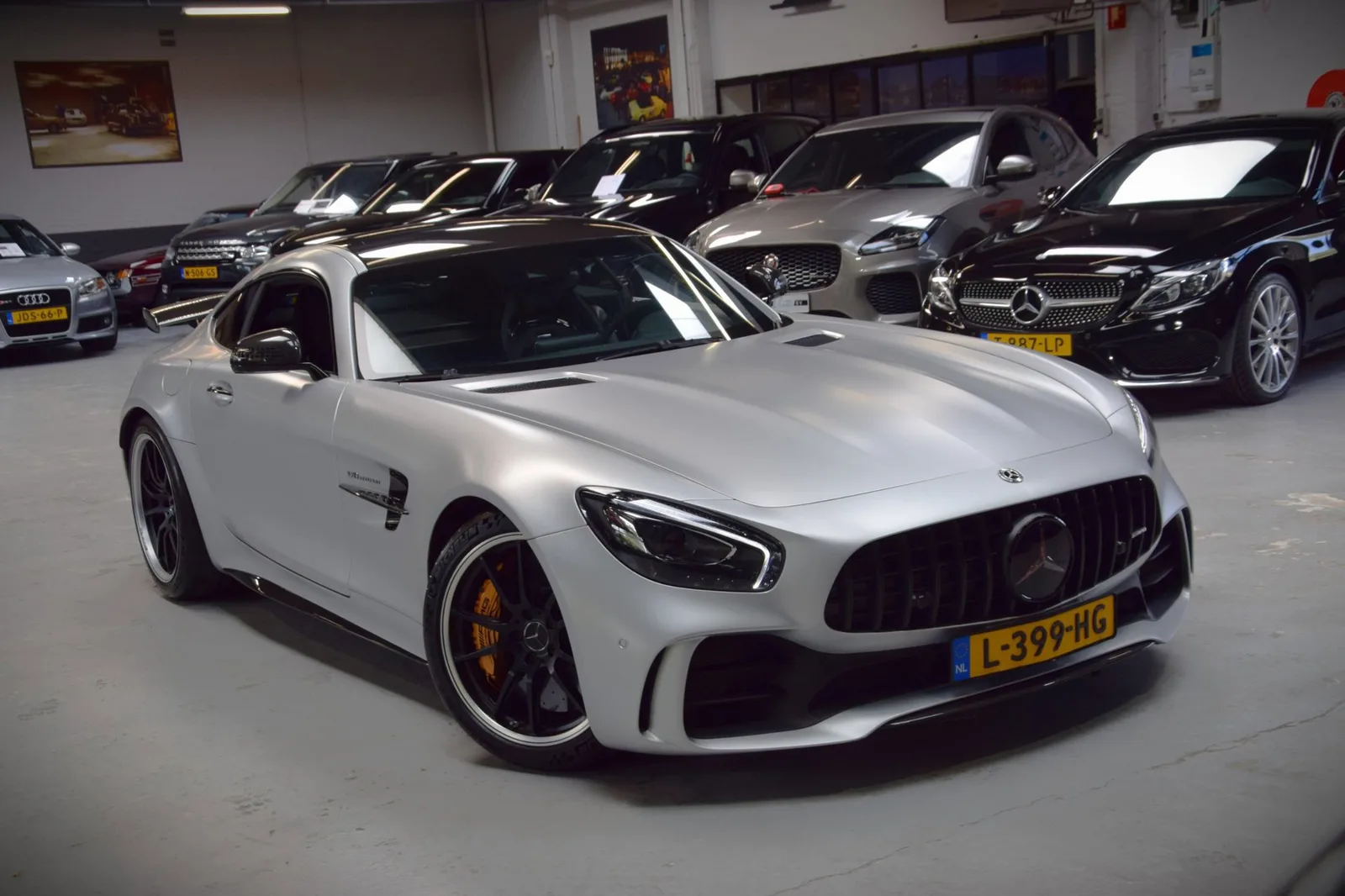 Mercedes-Benz AMG GT-R (2018) — foto 1
