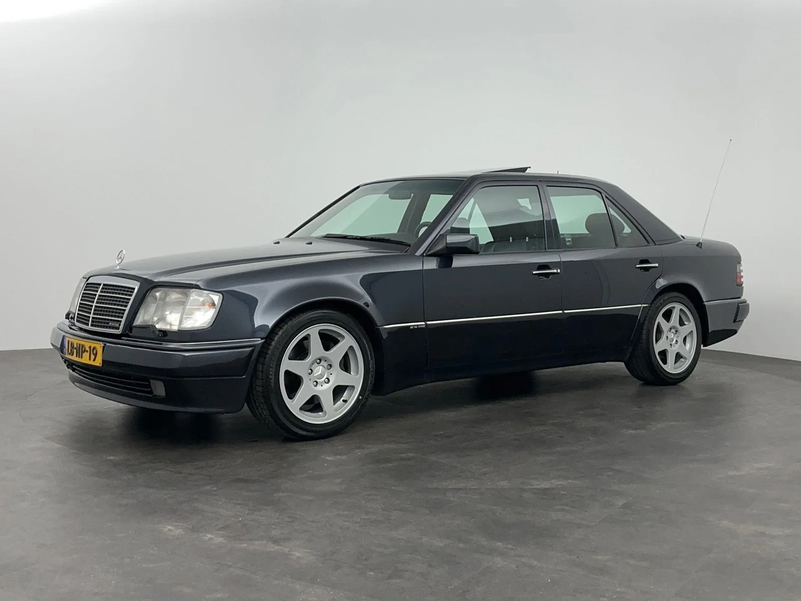 Mercedes-Benz E-Klasse (1995) — foto 1