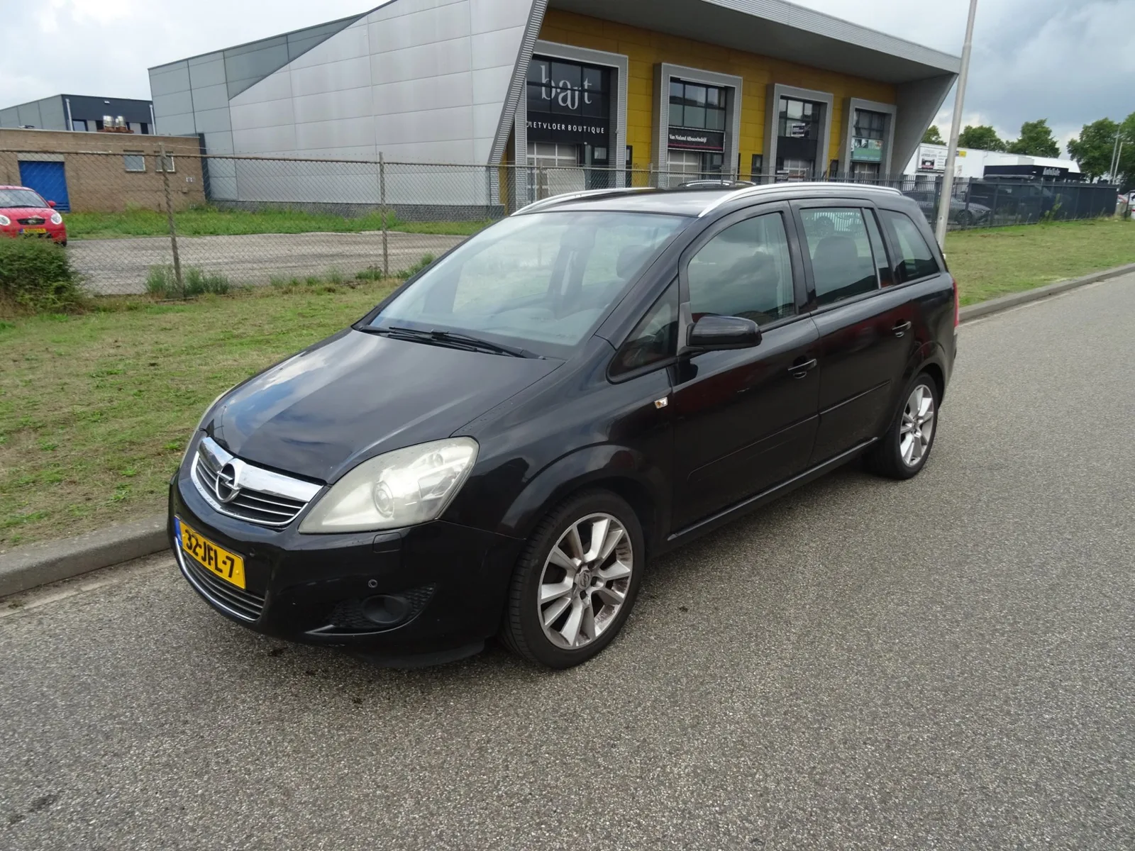 Opel Zafira (2009) — foto 1