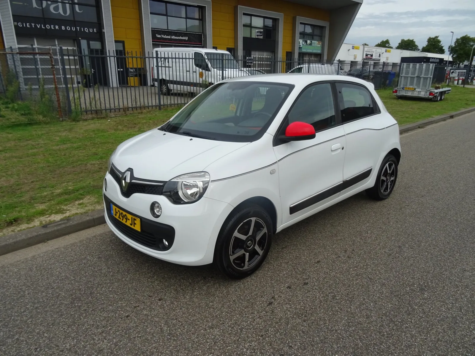 Renault Twingo (2016) — foto 1