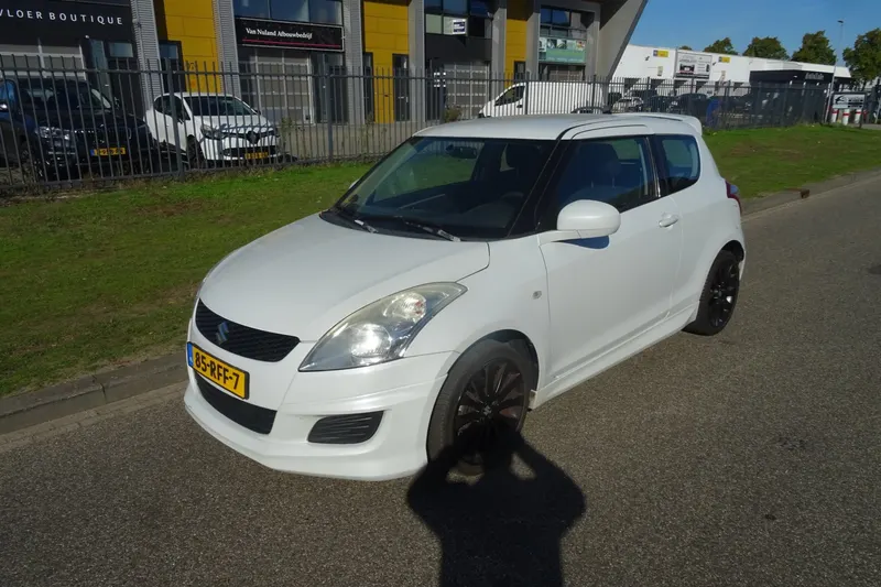 Suzuki Swift (2011)
