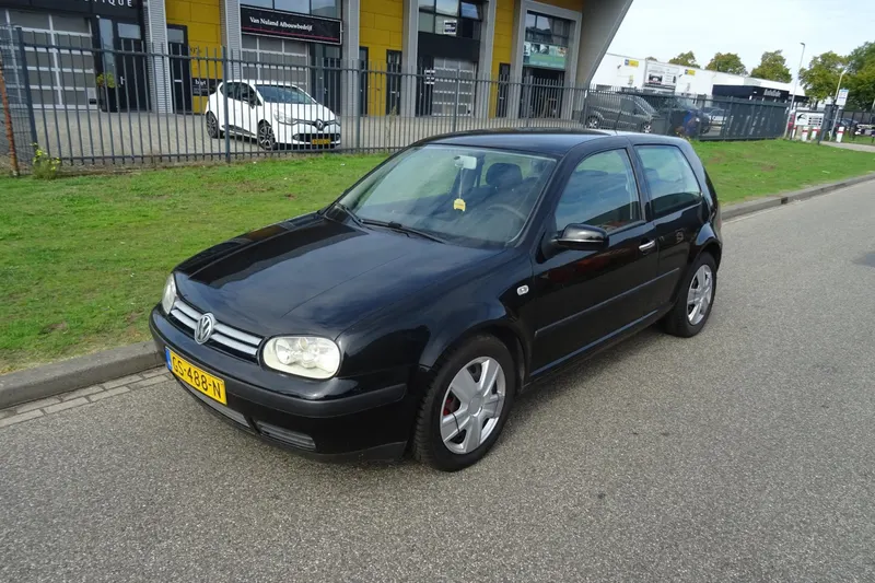 Volkswagen Golf (2002)