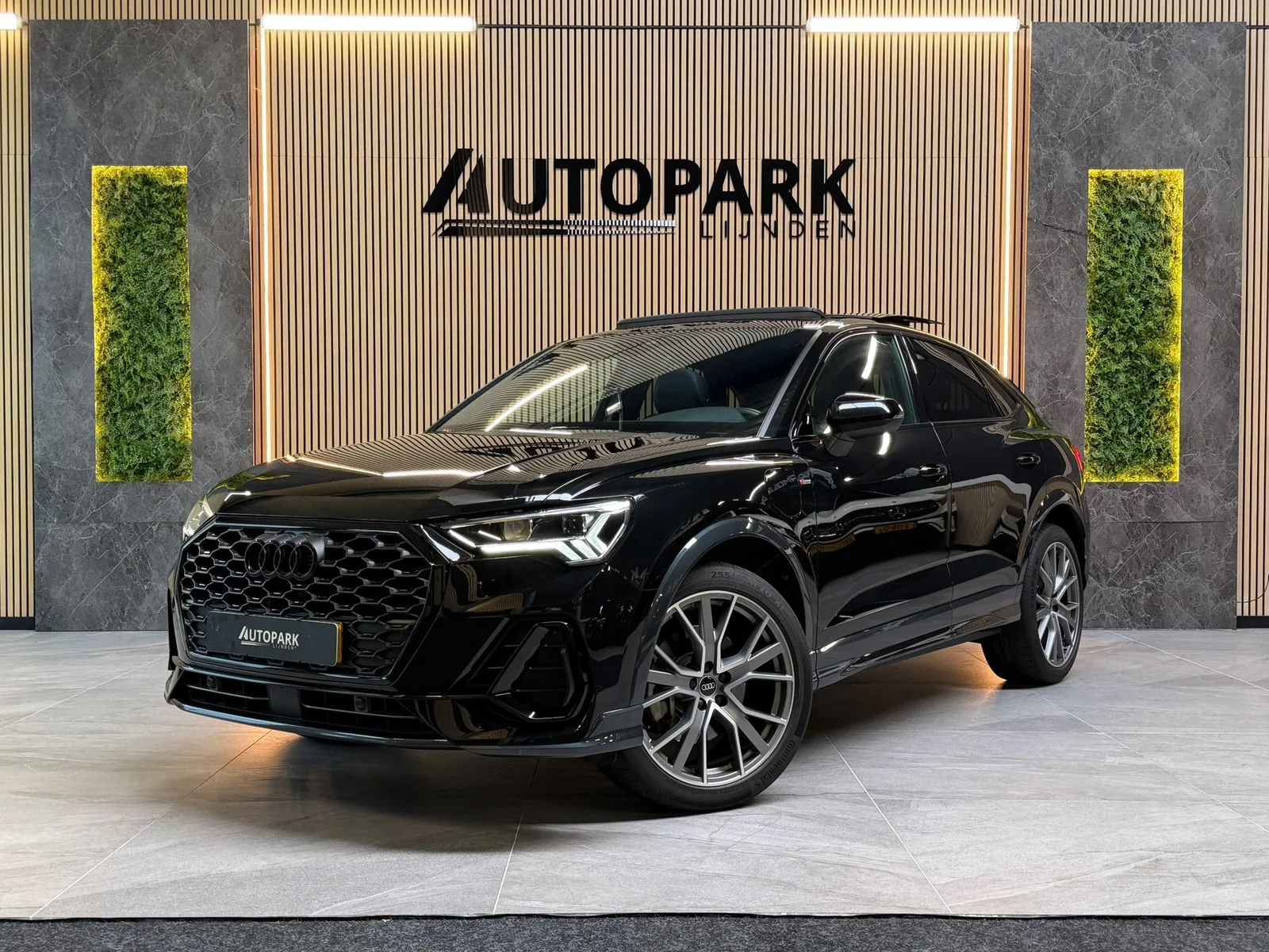 Audi Q3 Sportback (2024) — foto 1