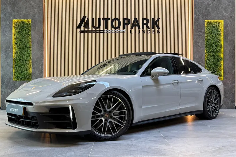 Porsche Panamera (2024)