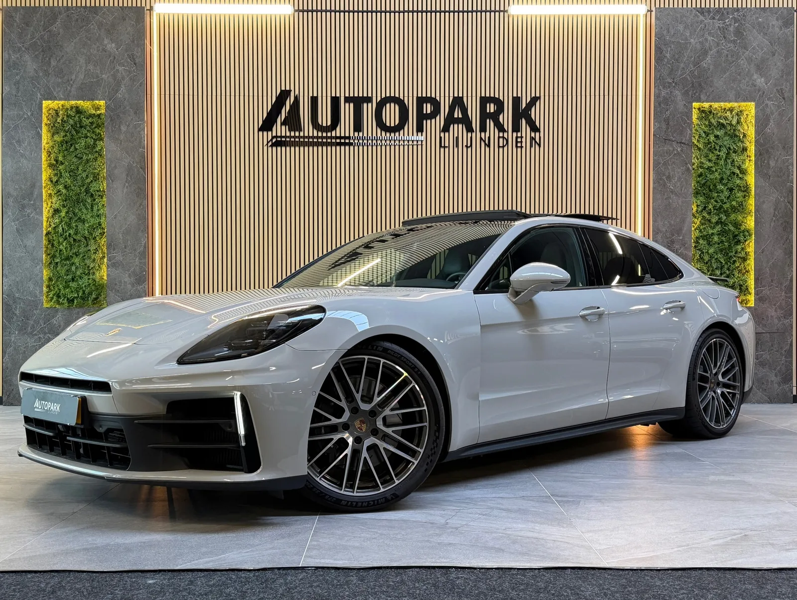 Porsche Panamera (2024) — foto 1