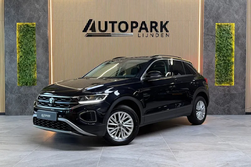 Volkswagen T-Roc (2023)