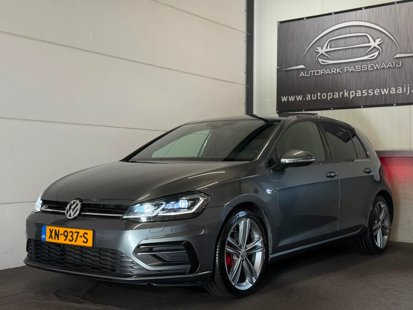 Volkswagen Golf (2018) — foto 1