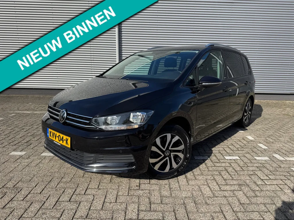 Volkswagen Touran (2021) — foto 1