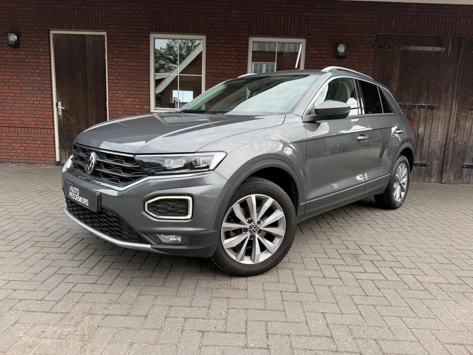 Volkswagen T-Roc (2021) — foto 1