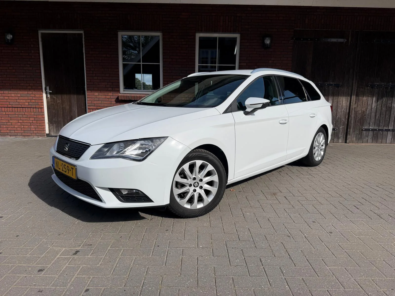 SEAT Leon (2017) — foto 1