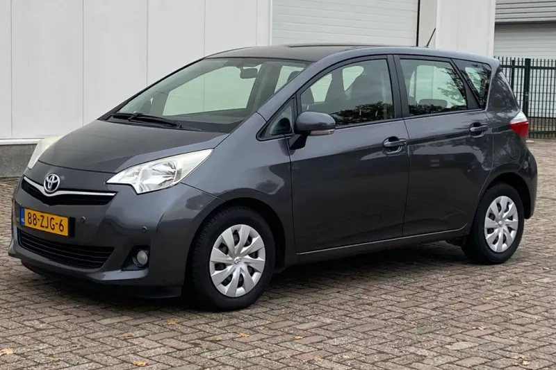 Toyota Verso (2012)