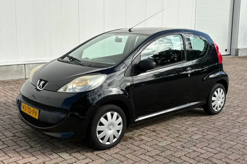Peugeot 107 (2006)