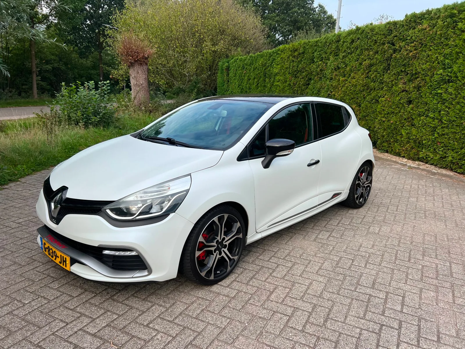 Renault Clio (2015) — foto 1