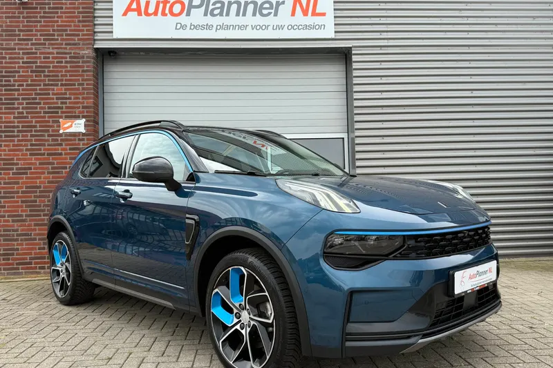 Lynk & Co 01 (2022)