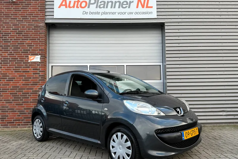 Peugeot 107 (2008)