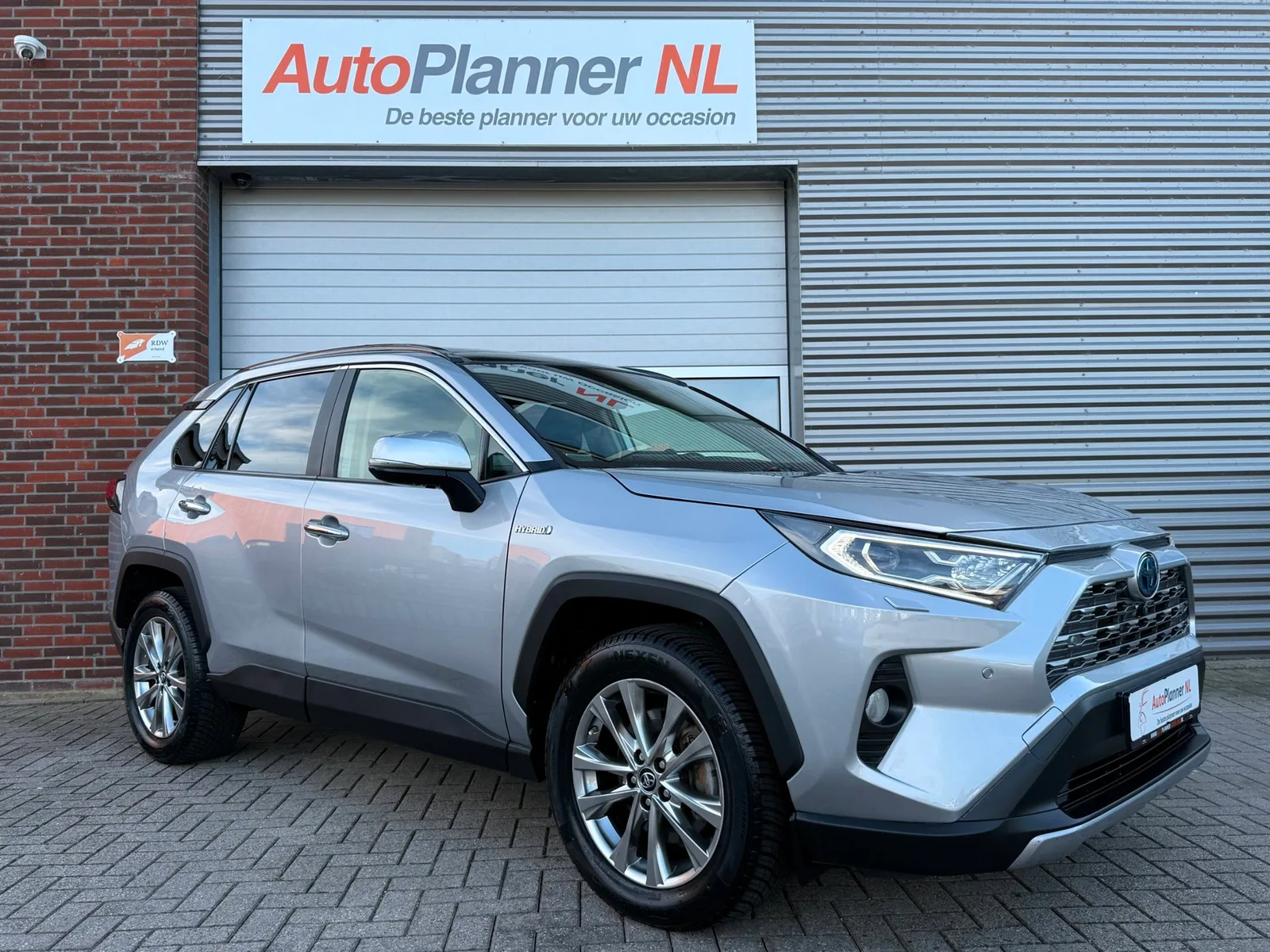 Toyota RAV4 (2019) — foto 1