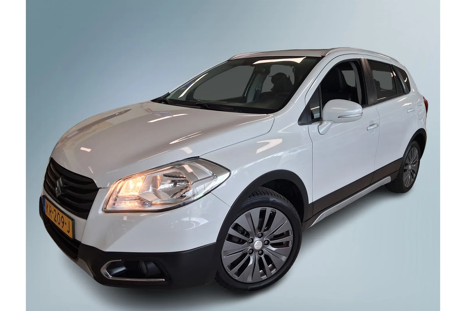 Suzuki S-Cross (2016) — foto 1