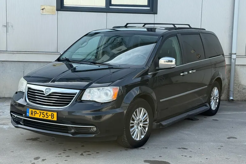 Lancia Voyager (2011)