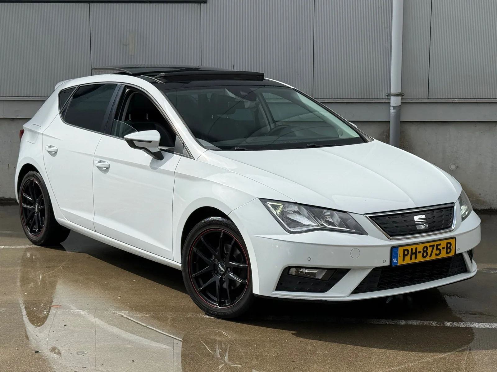 SEAT Leon (2017) — foto 1