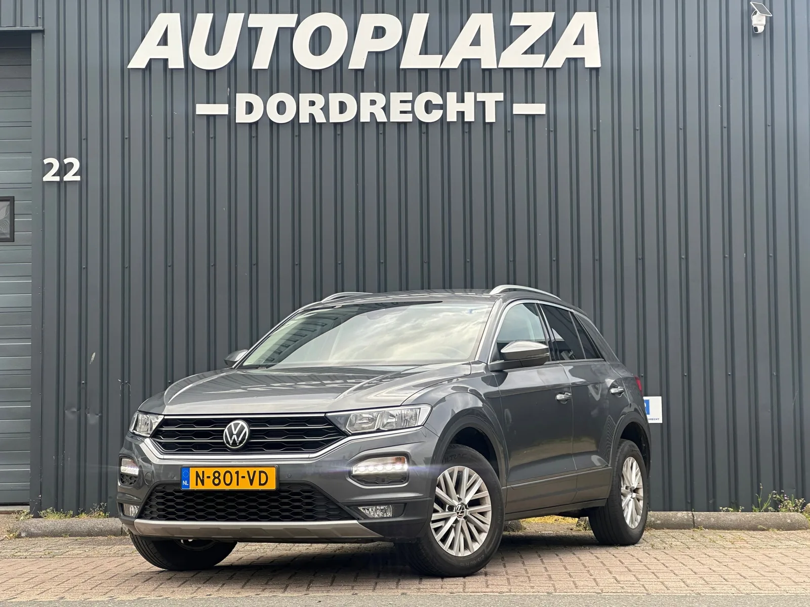 Volkswagen T-Roc (2021) — foto 1