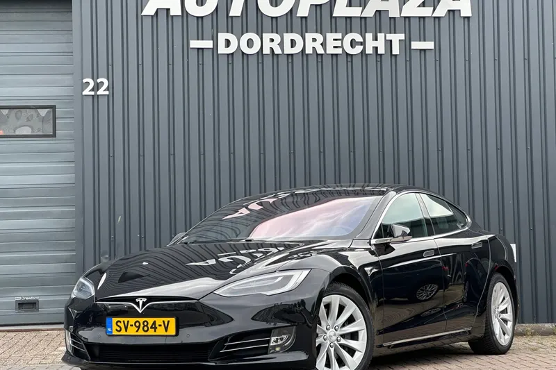 Tesla Model S (2018)