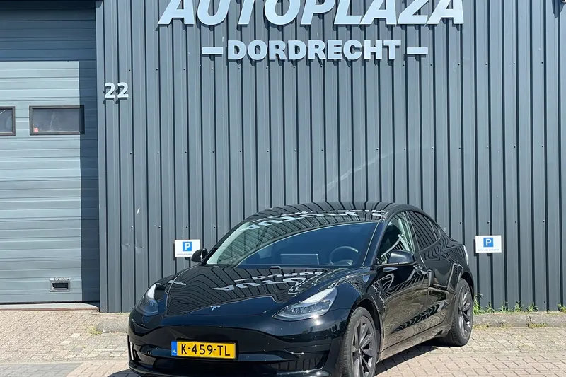 Tesla Model 3 (2021)
