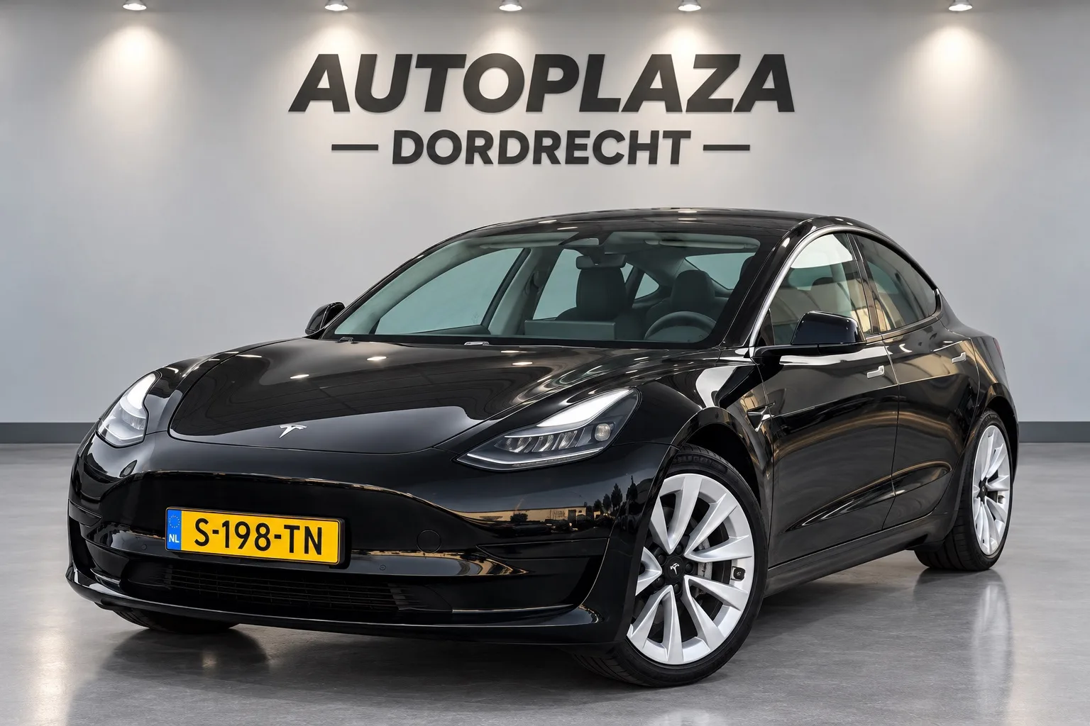 Tesla Model 3 (2023) — foto 1