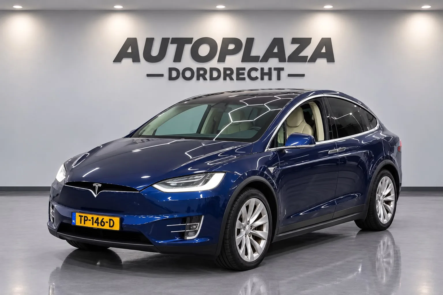 Tesla Model X (2018) — foto 1