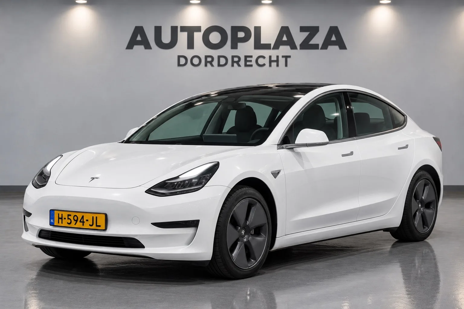 Tesla Model 3 (2020) — foto 1