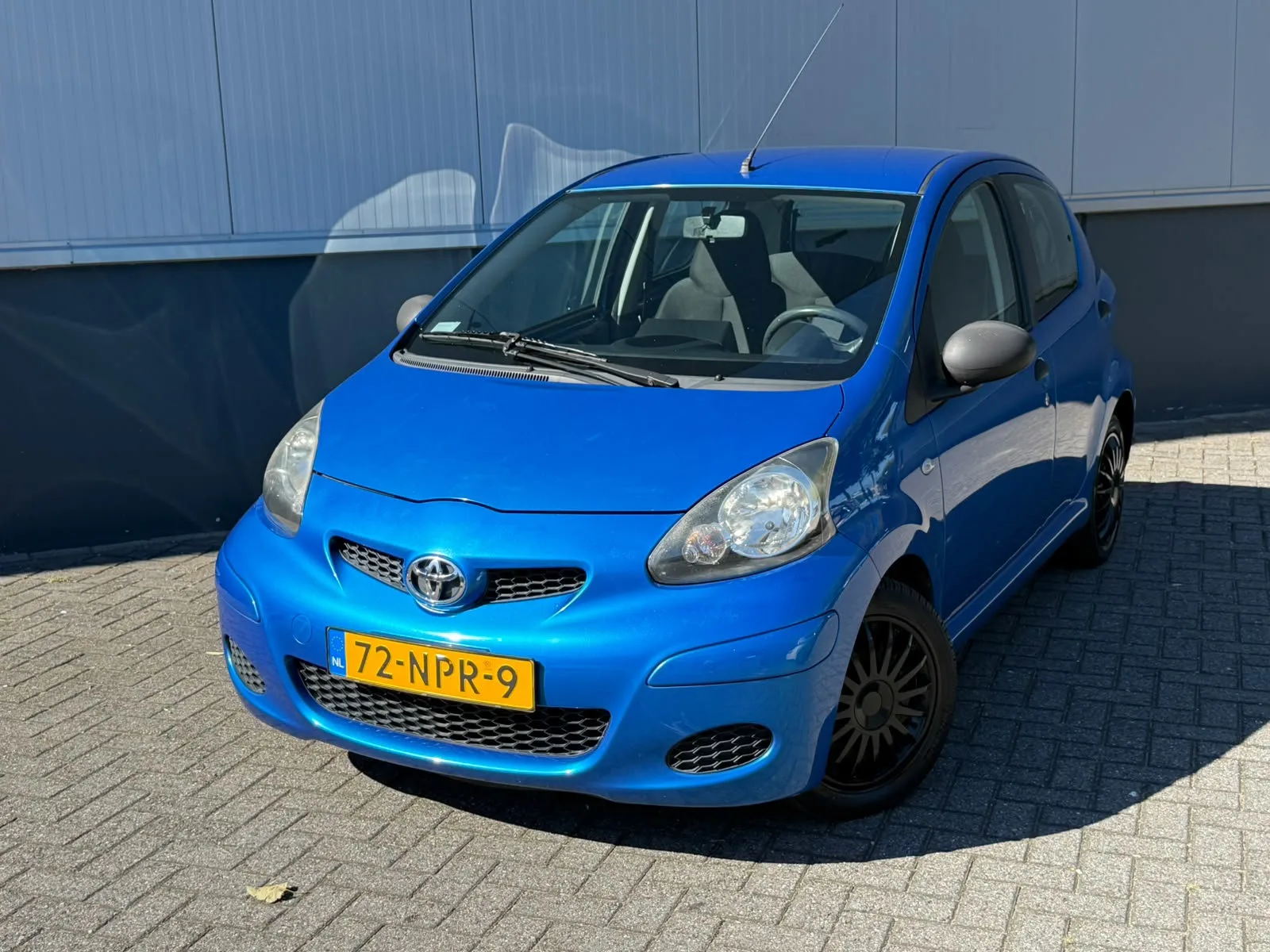 Toyota Aygo (2010) — foto 1