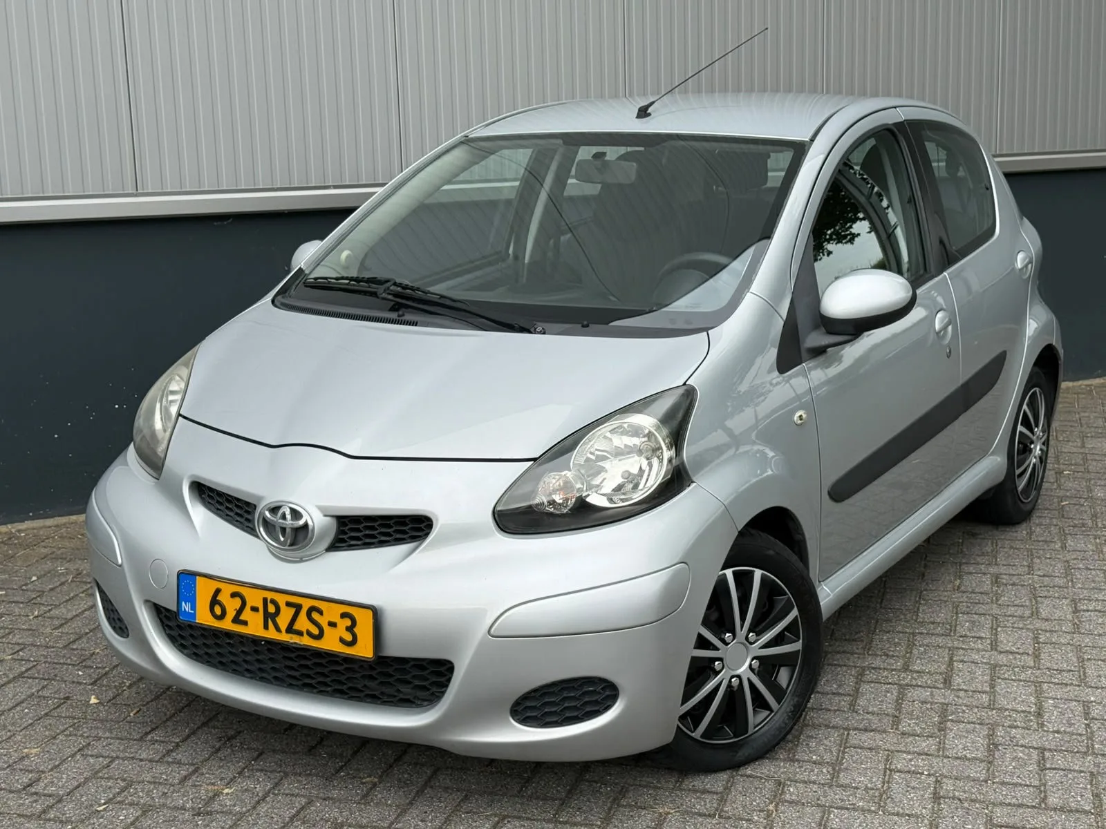 Toyota Aygo (2010) — foto 1