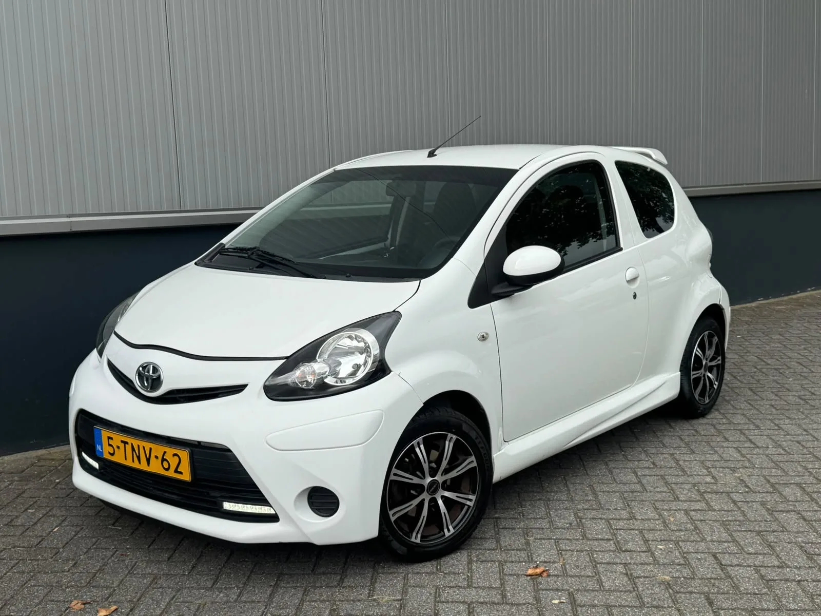 Toyota Aygo (2013) — foto 1