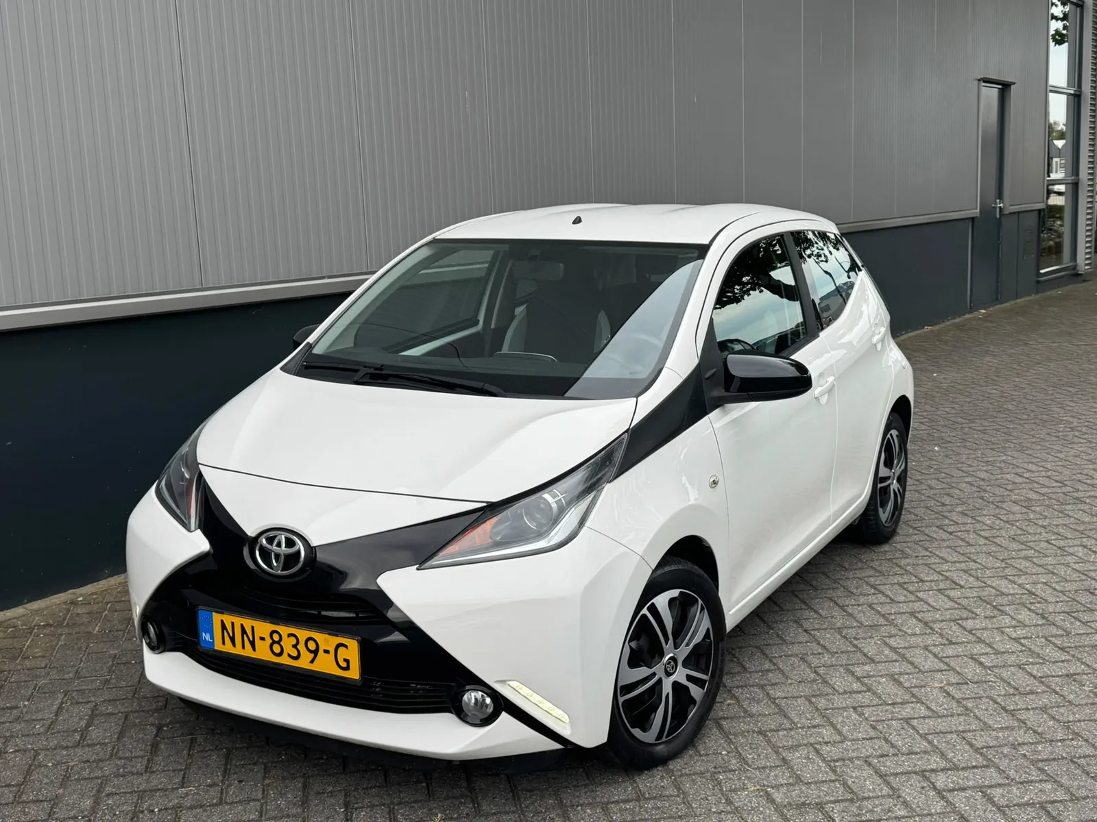 Toyota Aygo (2017) — foto 1