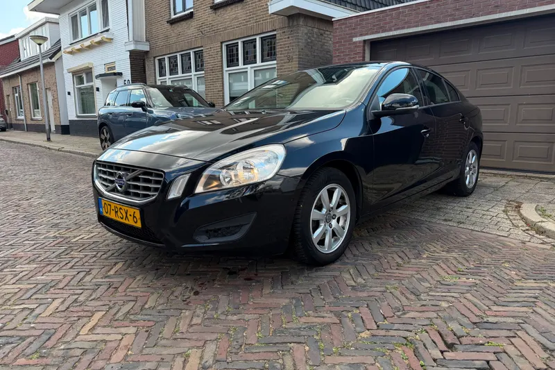 Volvo S60 (2011)