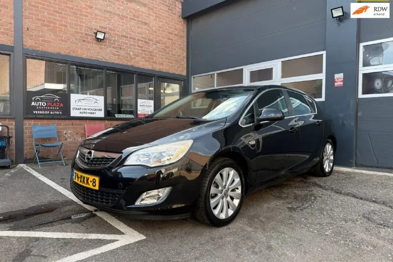 Opel Astra (2012)