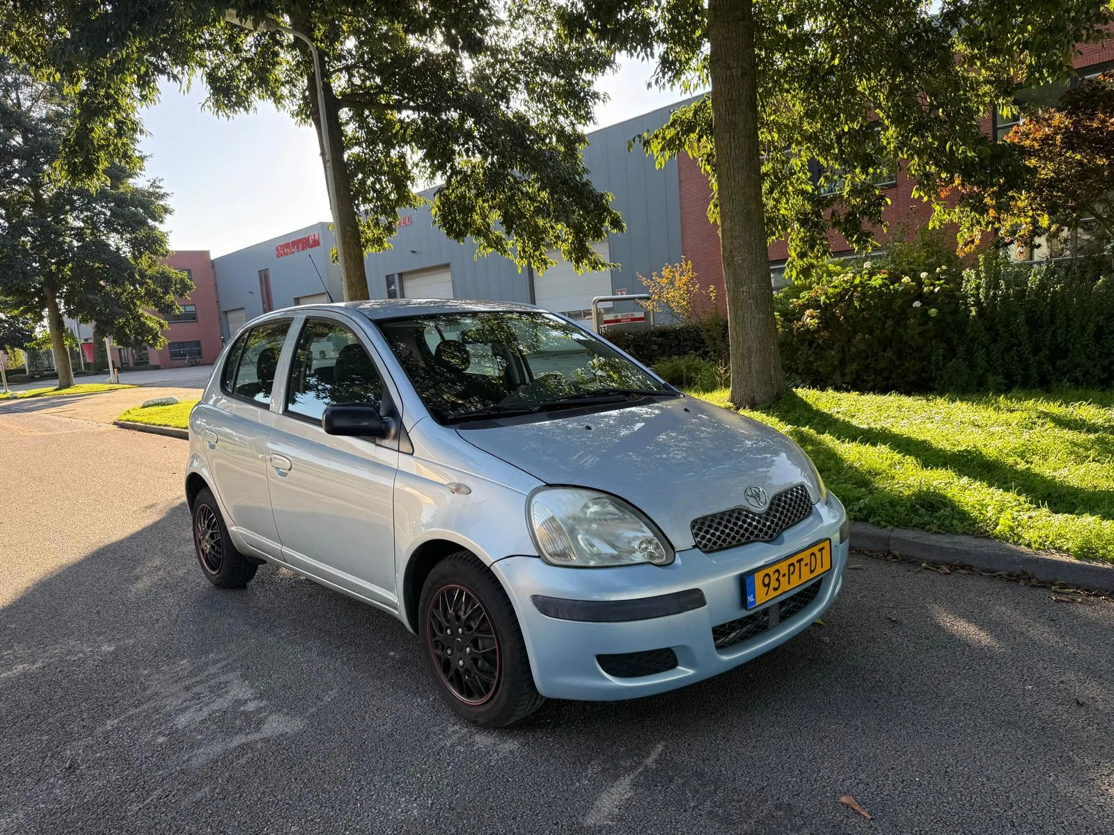 Toyota Yaris (2004) — foto 1