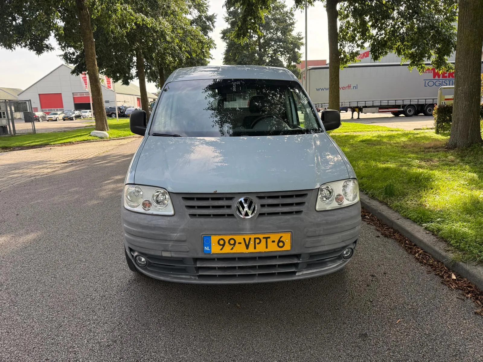 Volkswagen Caddy (2008) — foto 1
