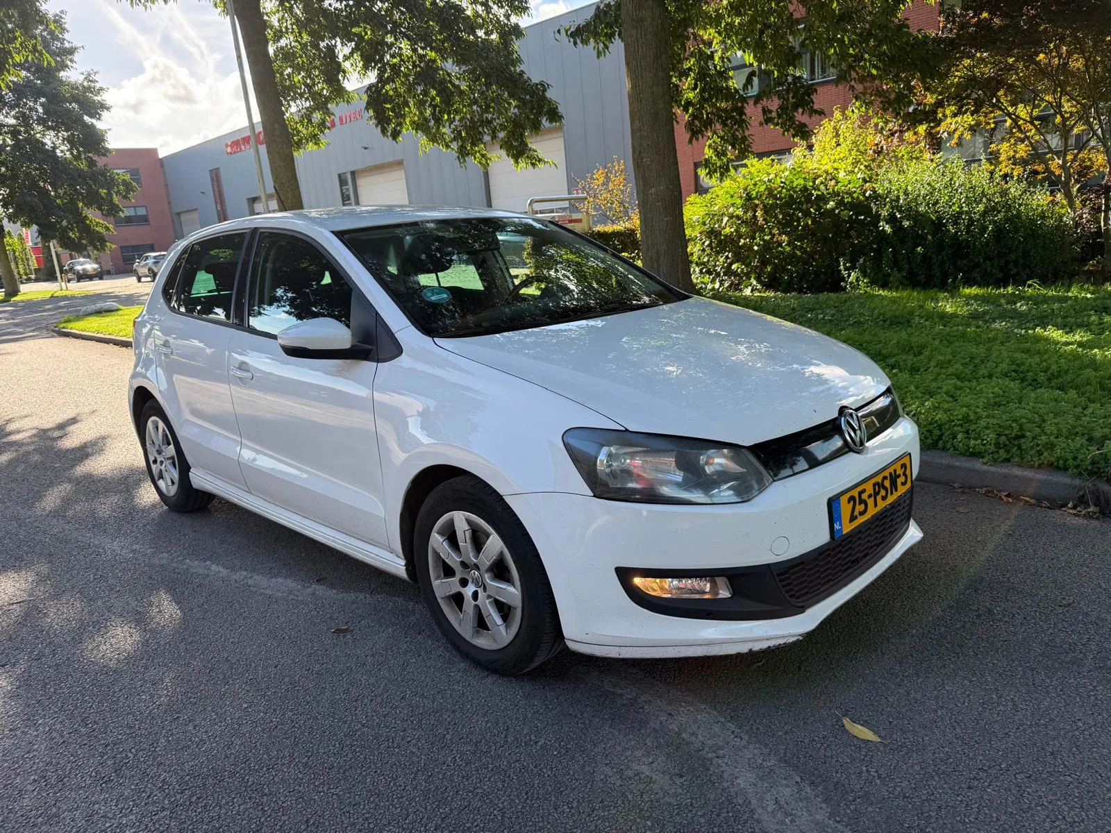 Volkswagen Polo (2011) — foto 1