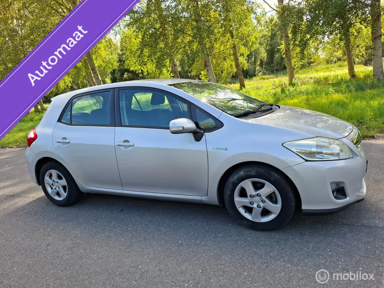 Toyota Auris (2010) — foto 1