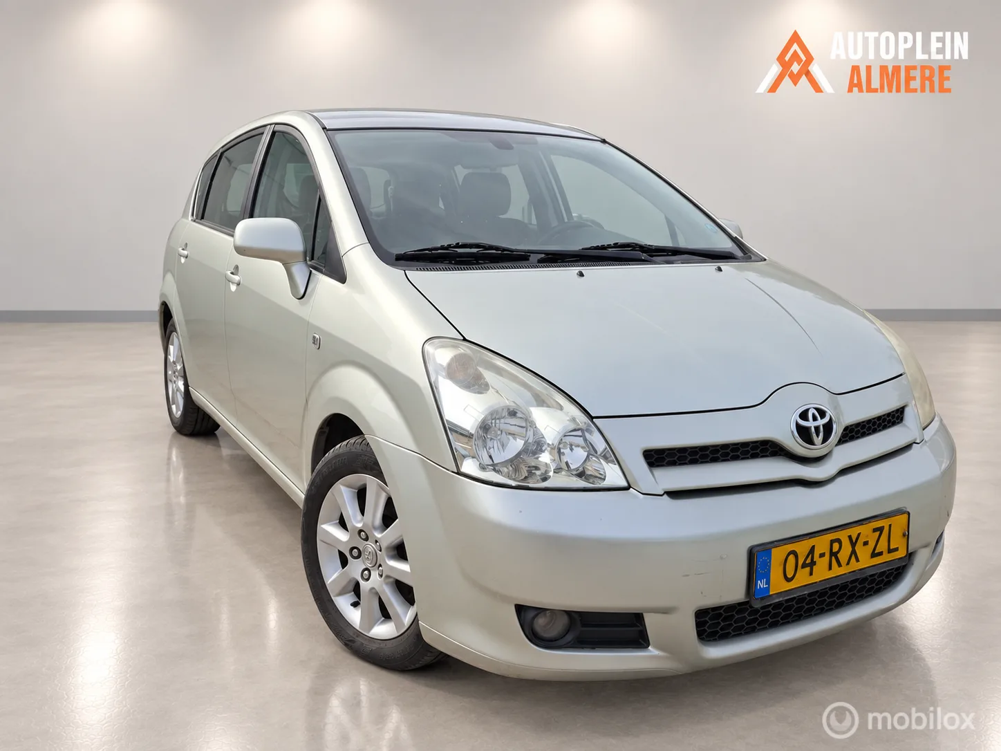 Toyota Corolla Verso (2005) — foto 1