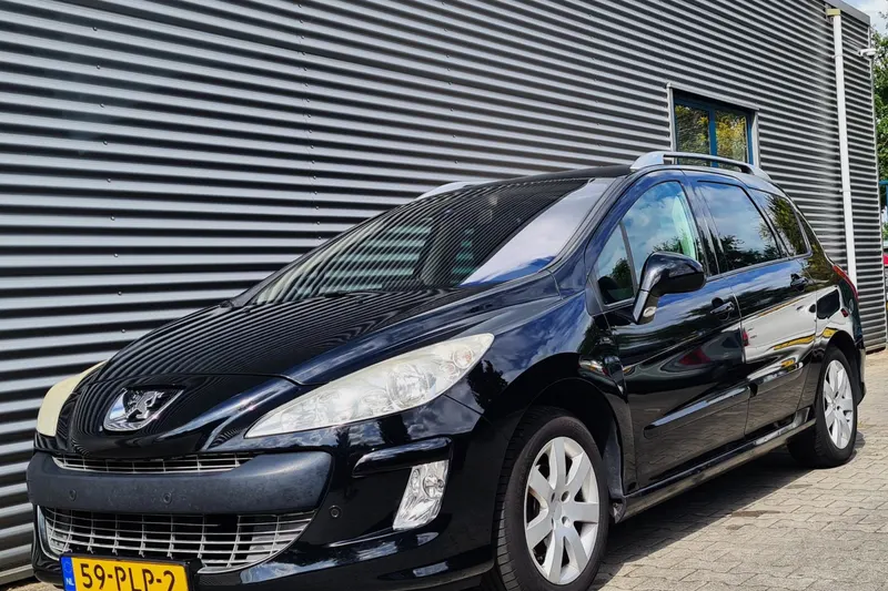 Peugeot 308 (2011)
