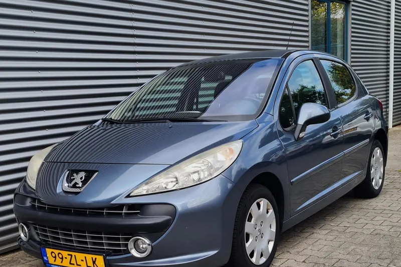 Peugeot 207 (2008)