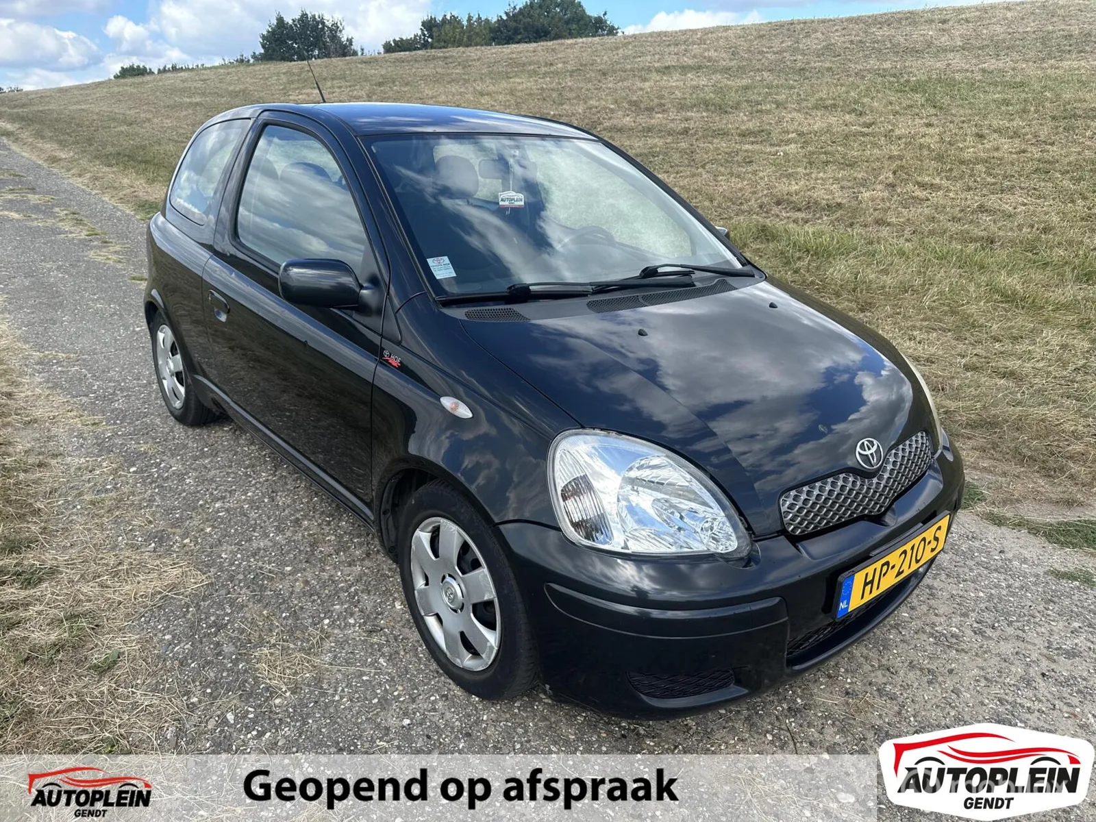 Toyota Yaris (2004) — foto 1