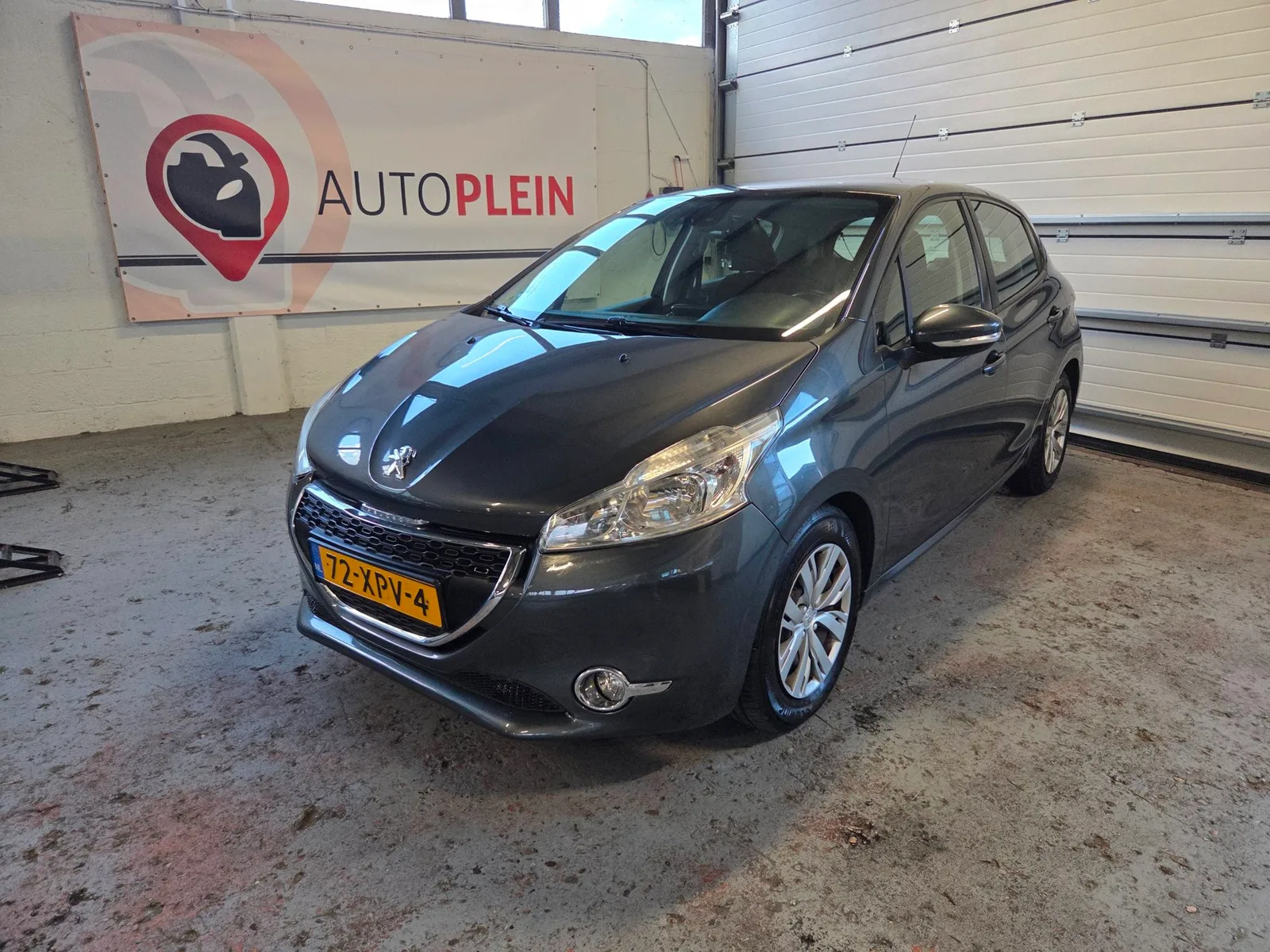 Peugeot 208 (2012) — foto 1