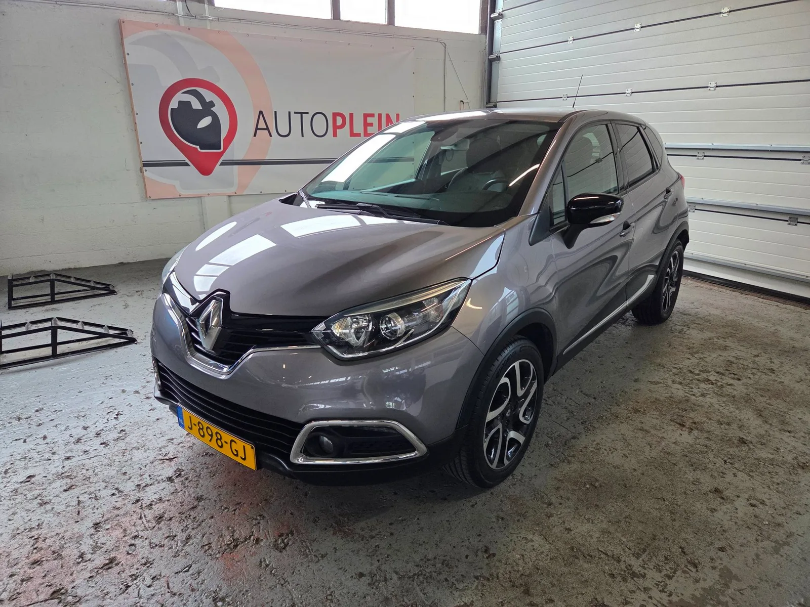 Renault Captur (2016) — foto 1